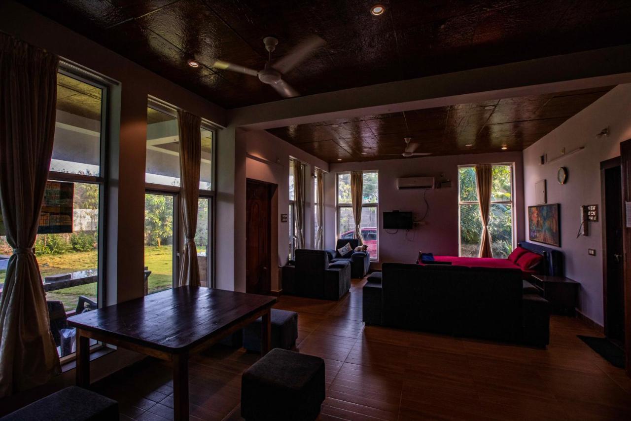 Waves Beach House 퐁디셰리 외부 사진