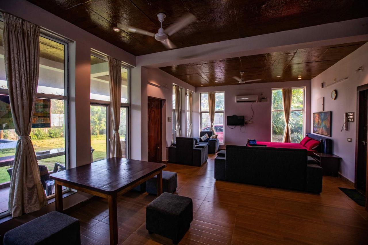 Waves Beach House 퐁디셰리 외부 사진