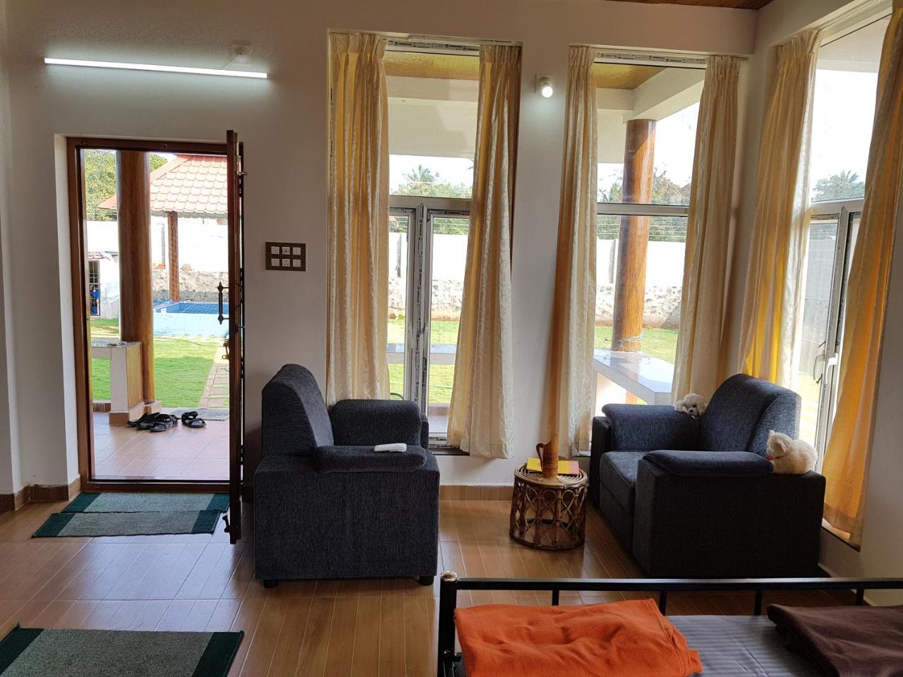 Waves Beach House 퐁디셰리 외부 사진