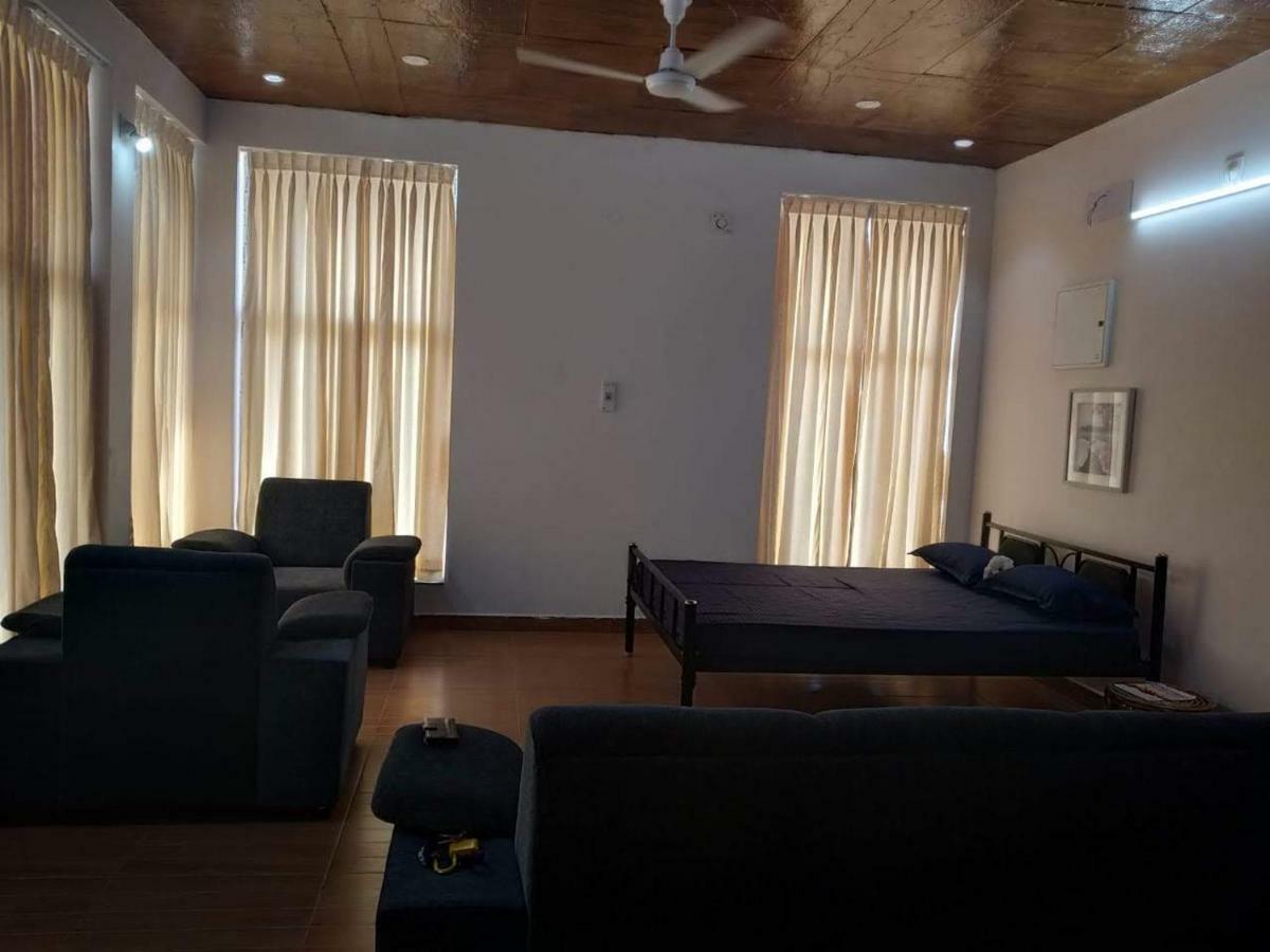 Waves Beach House 퐁디셰리 외부 사진