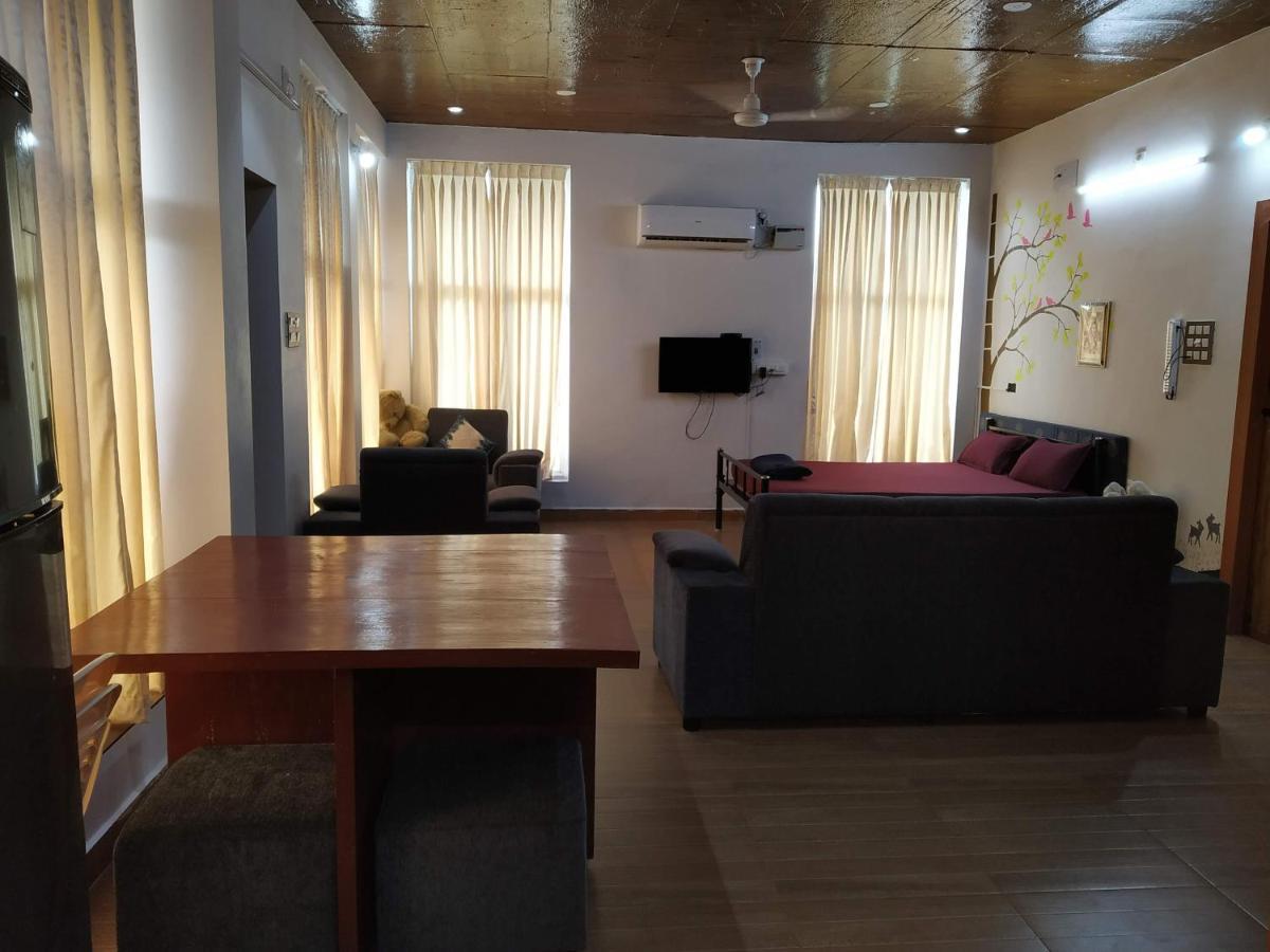 Waves Beach House 퐁디셰리 외부 사진